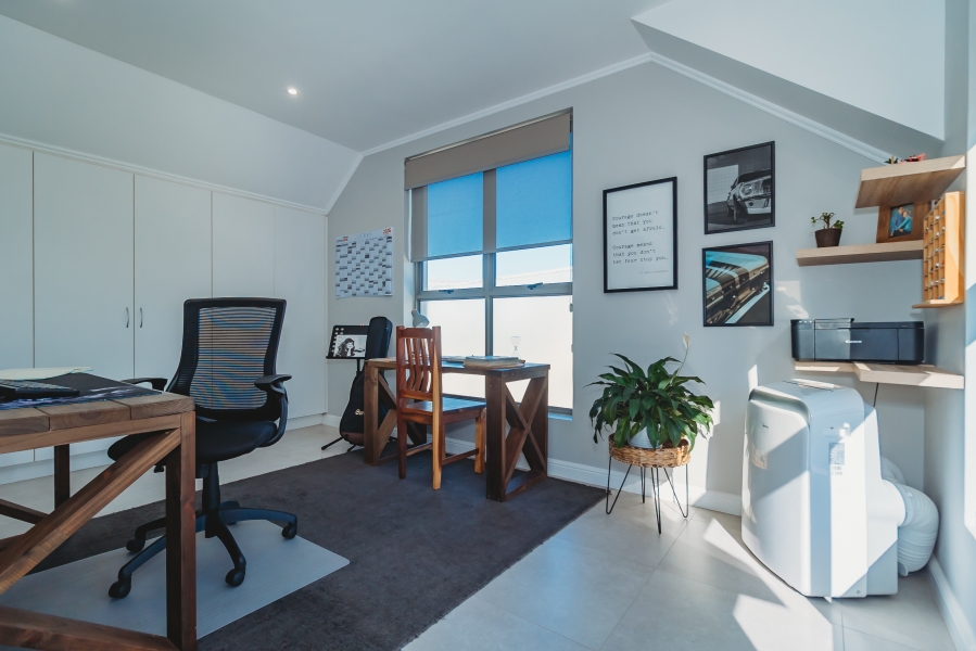 4 Bedroom Property for Sale in Kingswood Golf Estate Western Cape